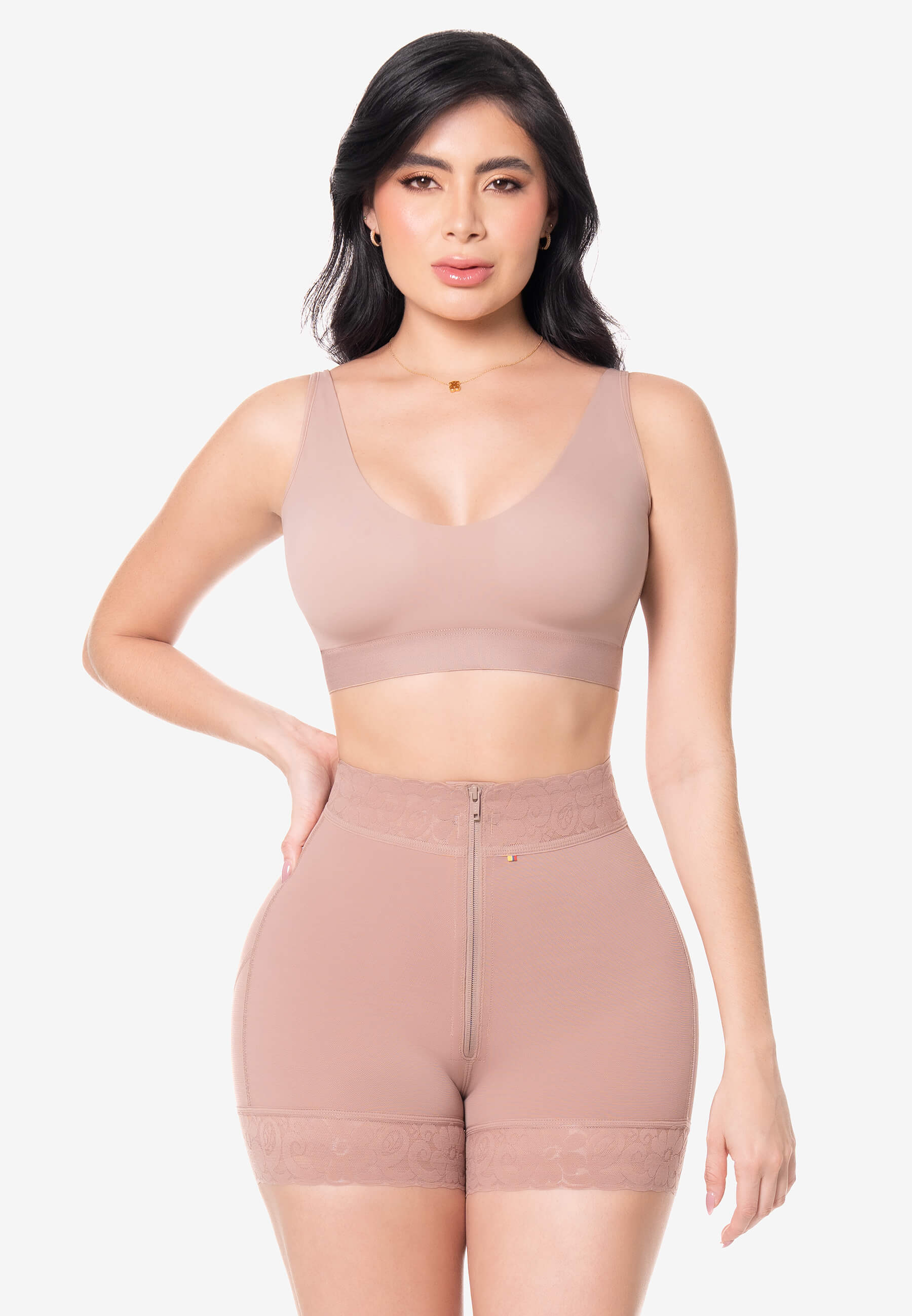 Curvia Short Emma cachetero costillero con realce Cocoa